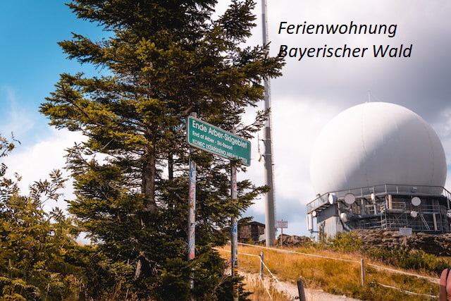 Erlebe den bayerischen Wald von seiner schnsten Seite - in unserer privaten Ferienwohnungen!
Ferienwohnungen im Bayerischen Wald: Entdecken Sie die Natur und entspannen Sie in gemtlichem Ambiente.